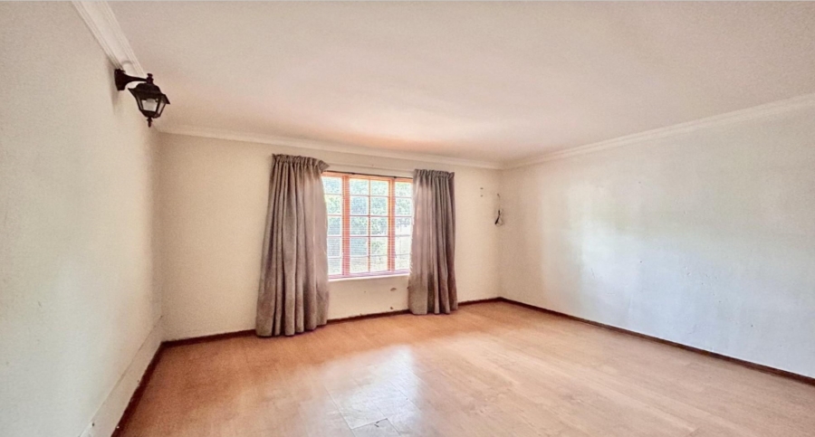 To Let 5 Bedroom Property for Rent in Melodie North West